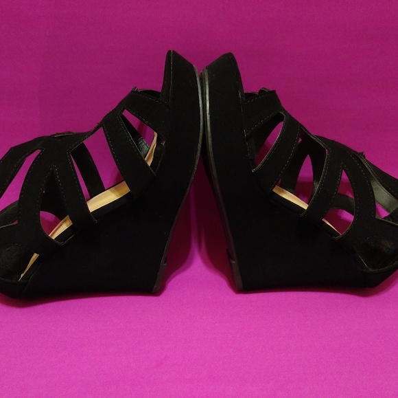 Black Open Toe Ankle Suede Strappy Wedges - Picture 7 of 8
